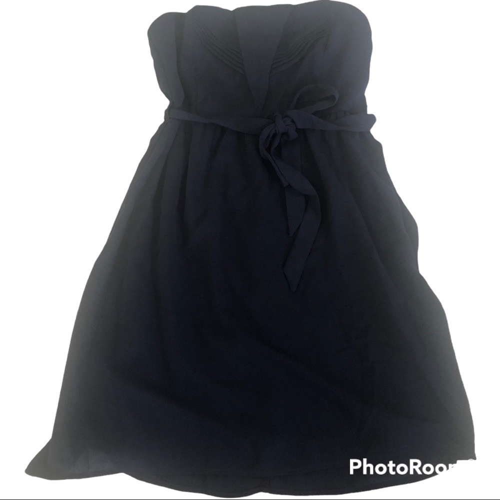 Lulu’s navy strapless mini dress with tie belt